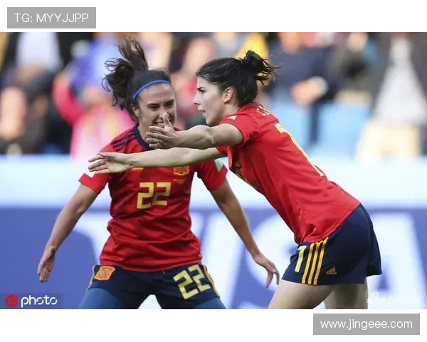 马竞女足球员梅迪纳遭遇严重撞击一度失去意识现已脱离生命危险